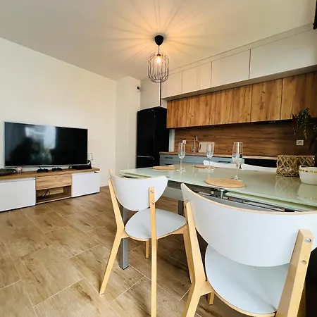 Bythesea Apartment *